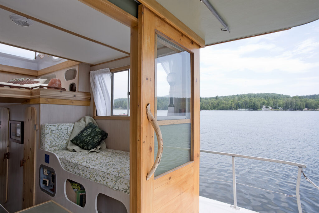 houseboat renovation